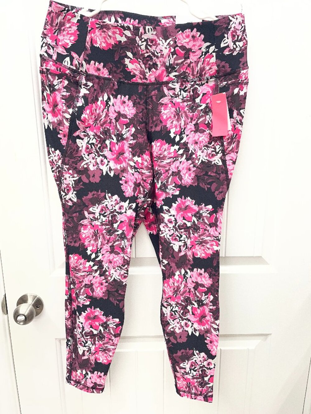 NWT Livi Lane Bryant Floral Power Leggings Size 1X - 14 - 16